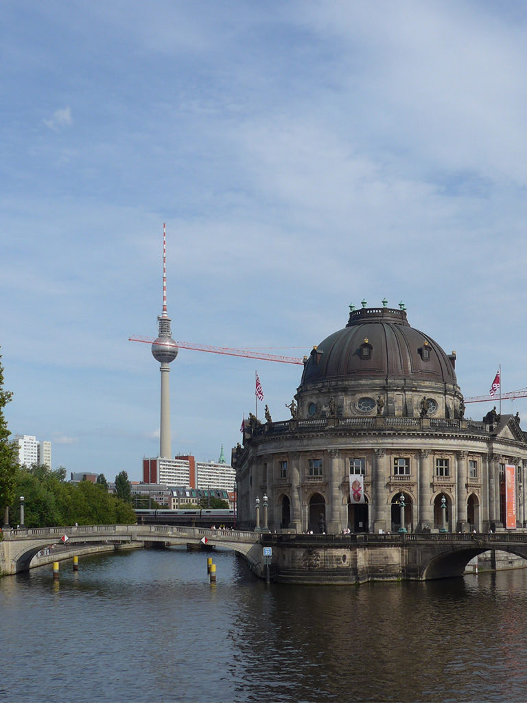 Una, tante Berlino. Dall’atmosfera sospesa della museuminsel alla simbolica Porta di Brandeburgo